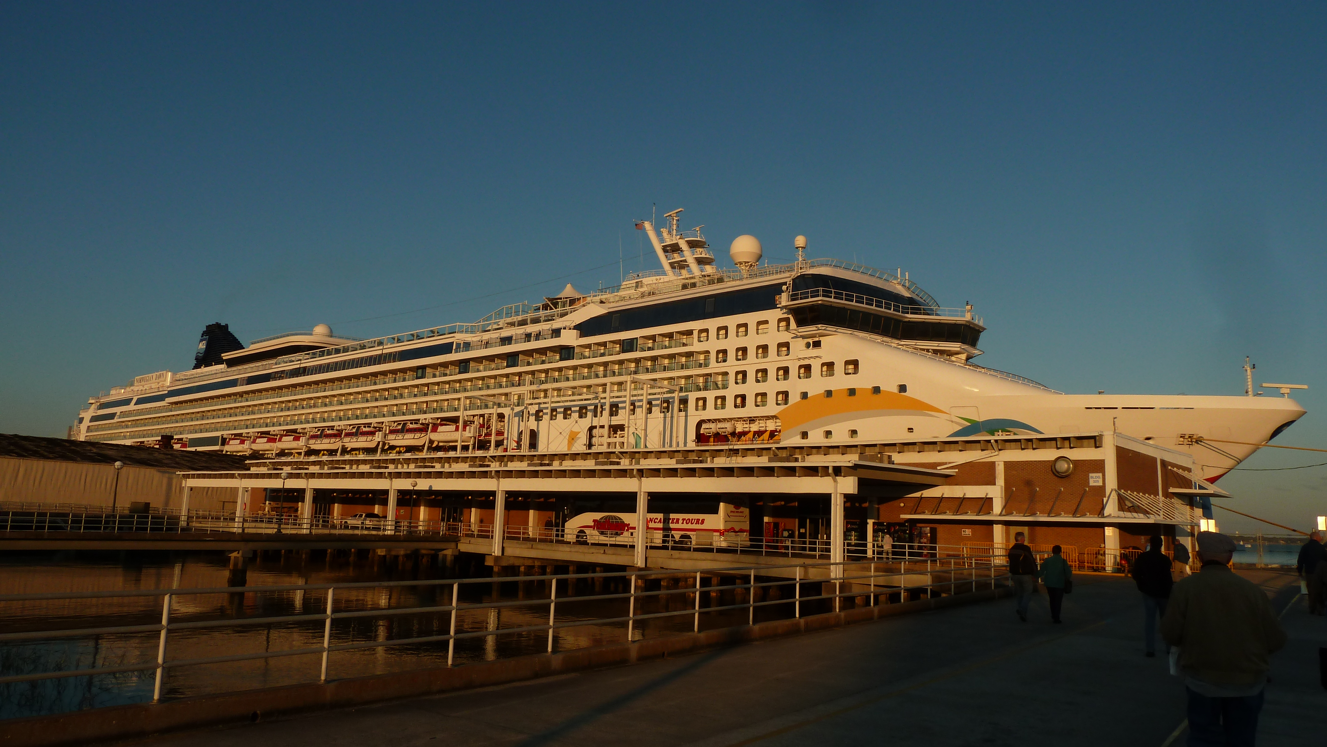 25.10.2012 - 14.11.2012 | Norwegian Dawn | Colonial Cruise